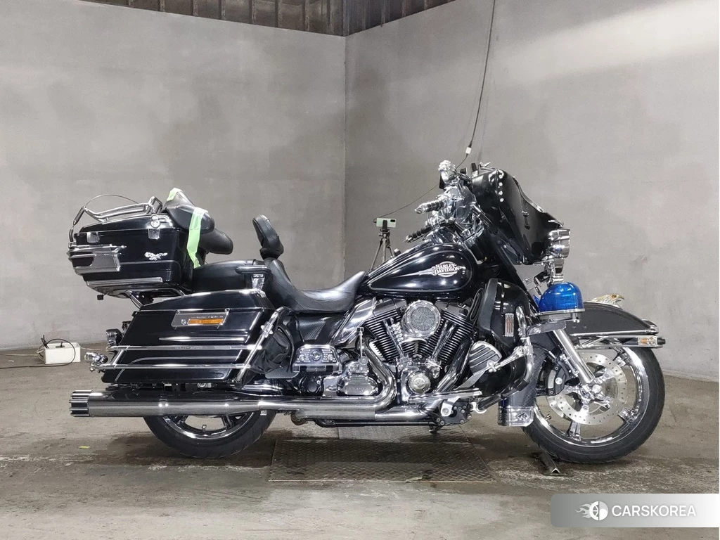 Проданный Harley-Davidson Electra Glide FLHTC1580 2011 из Японии, фото 2