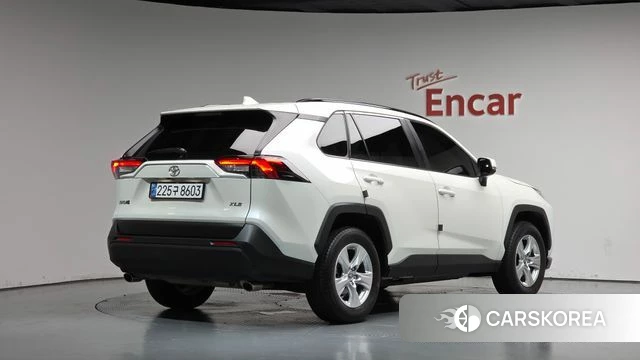 Toyota RAV4 5th Generation 2020 Белый из Кореи