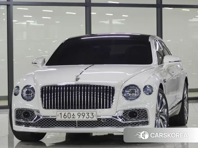 Bentley Flying Spur 3rd Generation 2021 Белый из Кореи