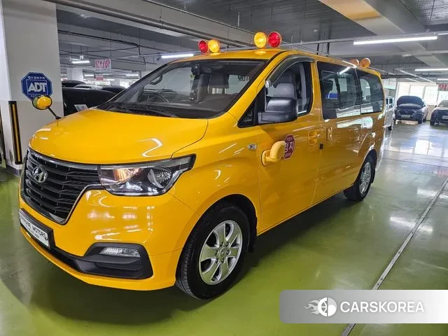 Hyundai The New Grand Starex 2018 Желтый из Кореи