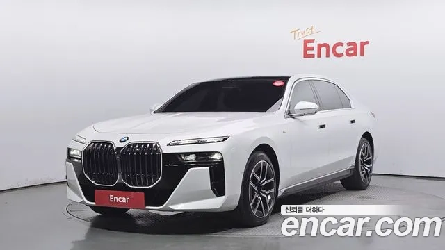 BMW 7 Series (G70) 2023 Белый из Кореи