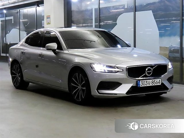 Volvo S60 3rd generation 2021 Серебряный из Кореи