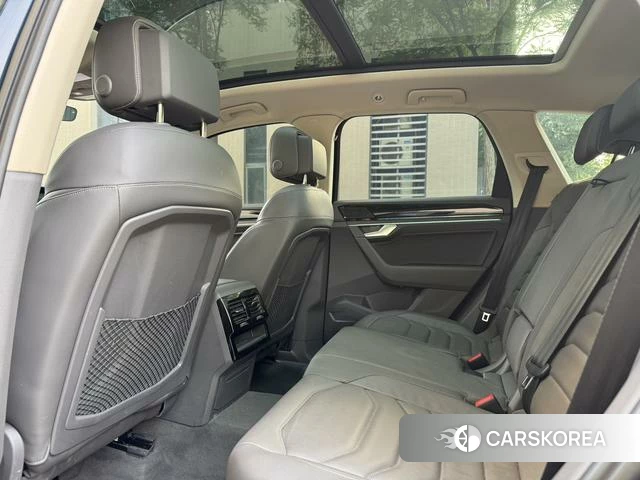Volkswagen Touareg 2024 Черный из Китая