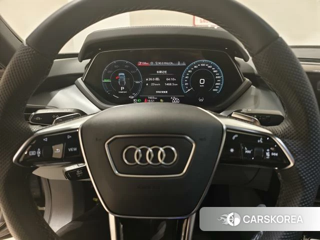 Audi e-tron GT 2024 Темно-серый из Китая