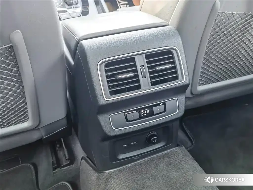 Audi Q5L 2022 Silver/gray из Китая