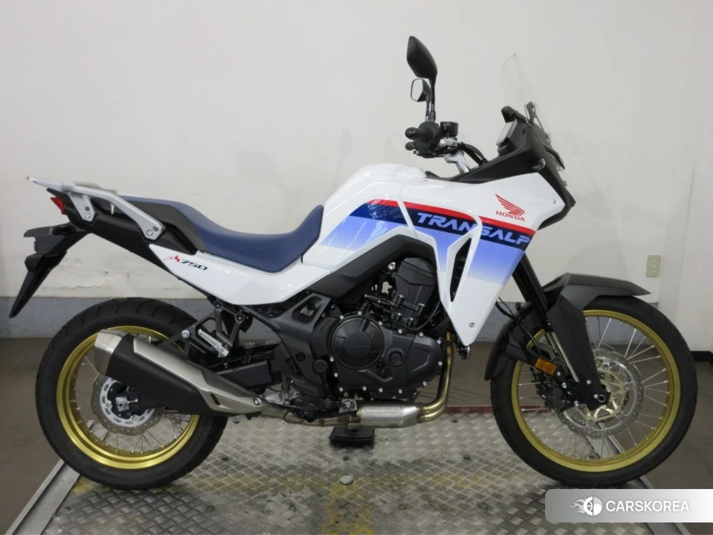 Проданный Honda TRANSALP XL750 2024 из Японии, фото 2