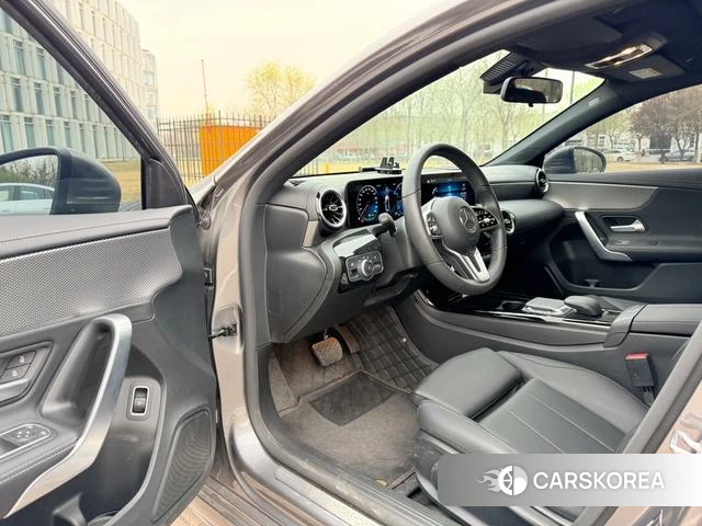 Mercedes-Benz Class A 2021 Темно-серый из Китая
