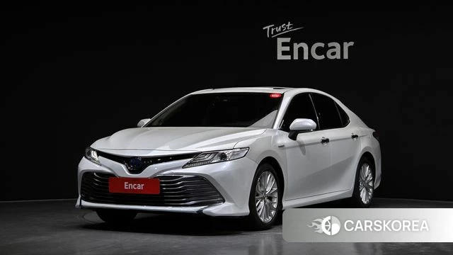 Toyota Camry (XV70) 2018 Белый из Кореи