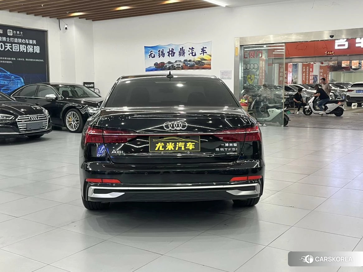 Audi A6L 2020 Черный из Китая