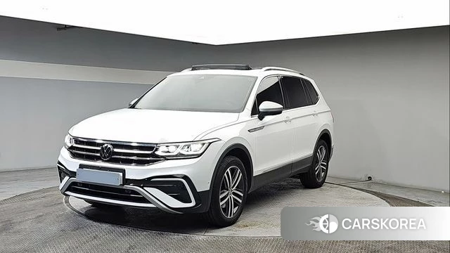 Volkswagen Tiguan Allspace 2023 Белый из Кореи