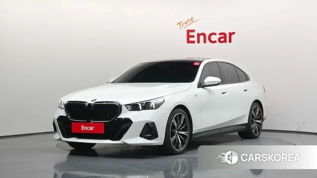 BMW 5 Series (G60) 2023 Белый из Кореи