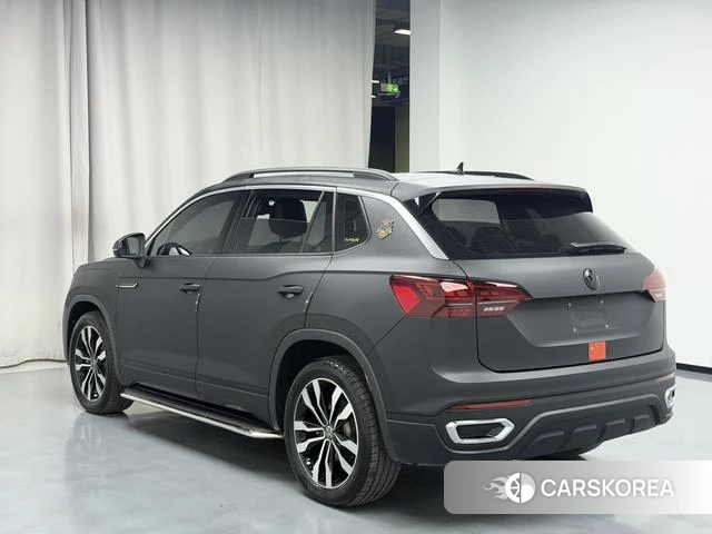 Volkswagen Tanyue 2022 Темно-серый из Китая