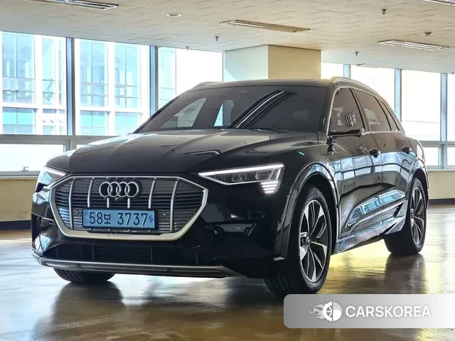 Audi e-Tron 2023 Черный из Кореи