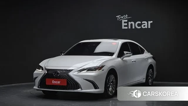 Lexus ES300h 7th generation 2020 Белый из Кореи