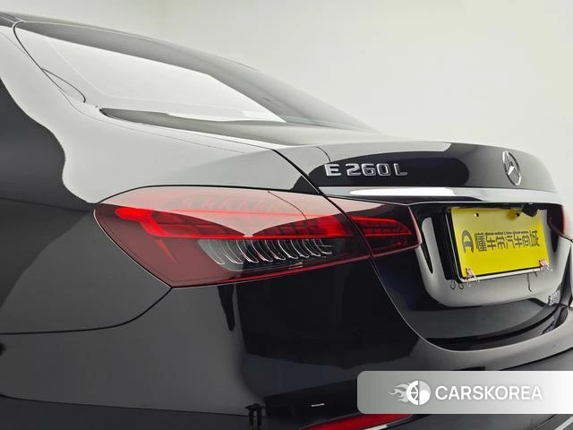 Mercedes-Benz E-class 2022 Черный из Китая