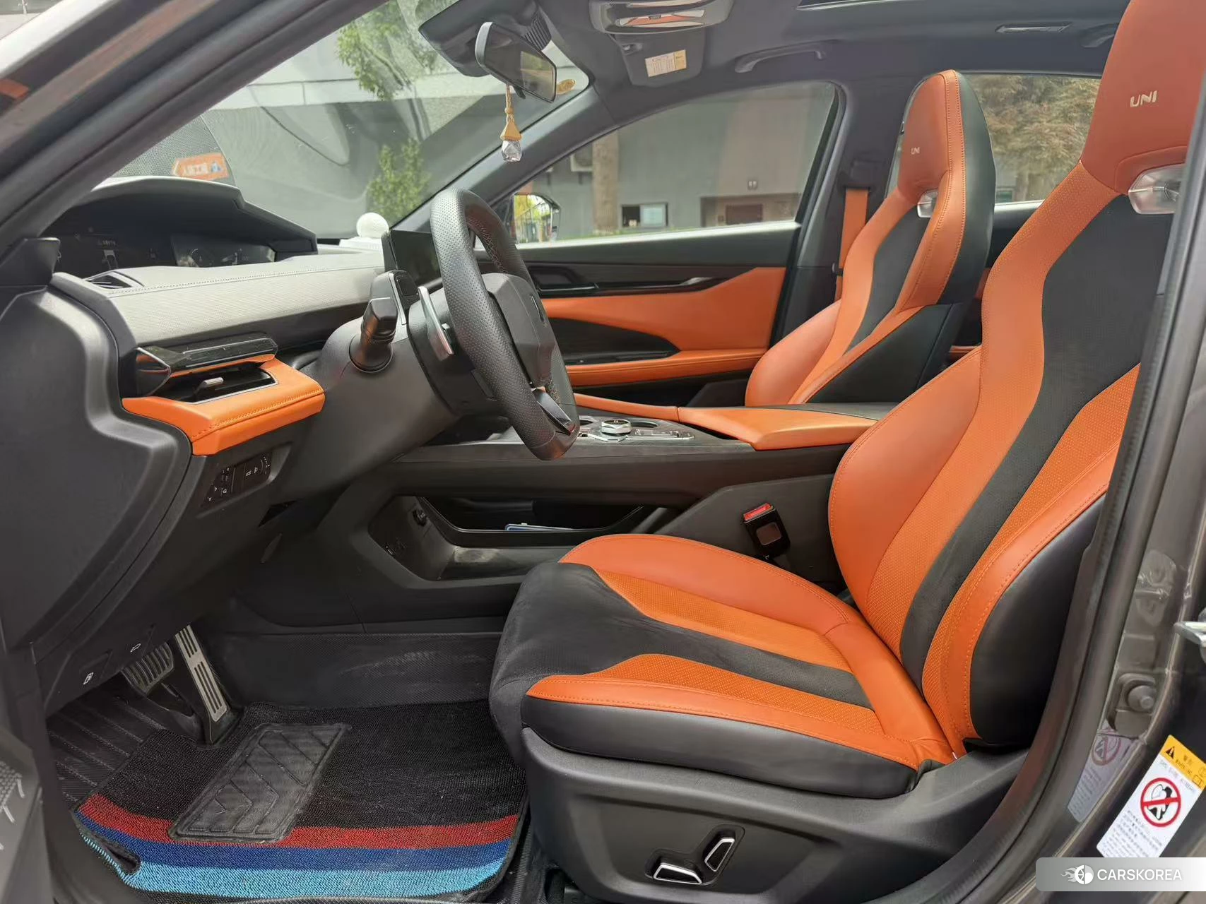 Chang'an UNI-V 2023 Темно-серый из Китая