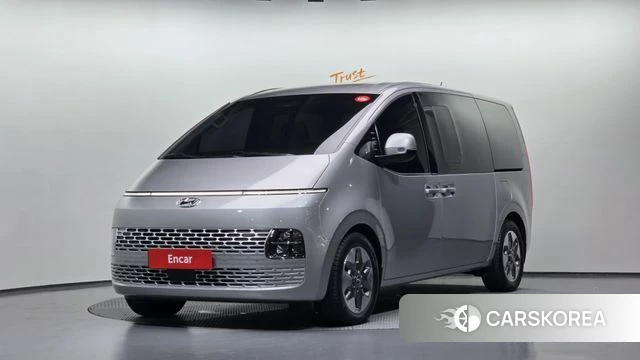 Hyundai Staria 2023 Серебристо-серый из Кореи