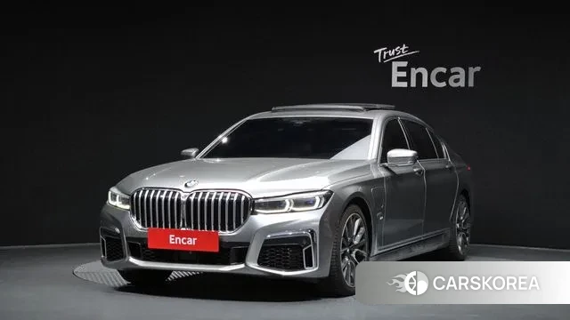 BMW 7 Series (G11) 2021 Серебристо-серый из Кореи