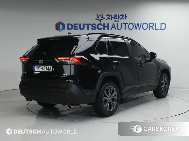 Toyota RAV4 5th Generation 2022 Черный из Кореи