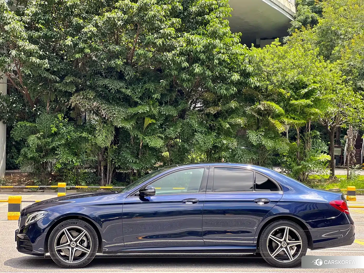 Mercedes-Benz E-Class 2020 Синий из Китая