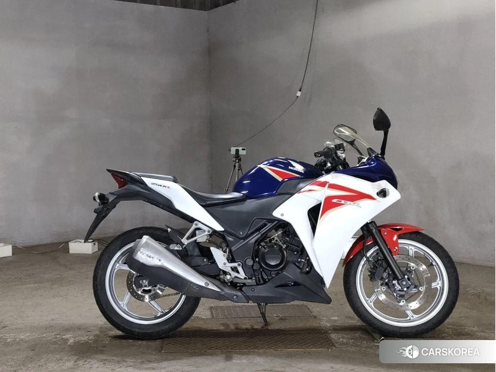 Проданный Honda CBR250R 2011 из Японии, фото 2