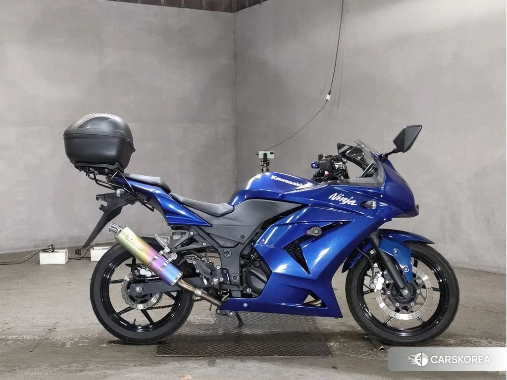 Проданный Kawasaki NINJA 250R id 4171100 из Японии