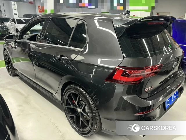 Volkswagen Golf GTI 2023 Серебристо-серый из Китая
