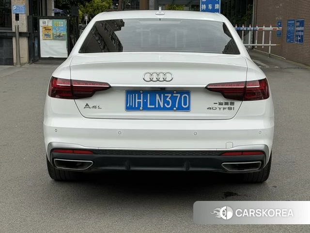 Audi A4L 2023 Белый из Китая