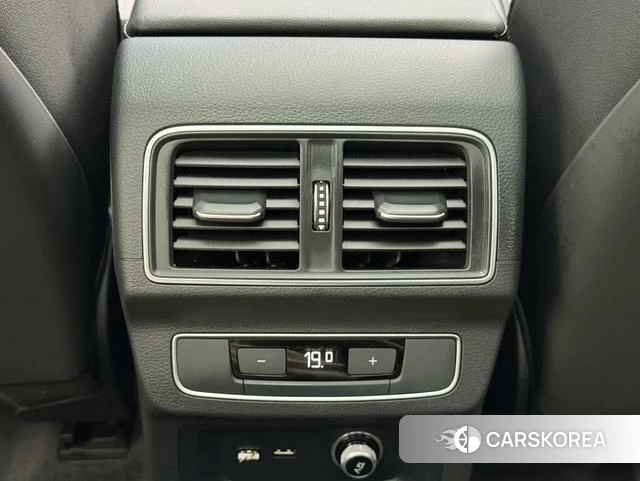 Audi Q5L 2023 Черный из Китая