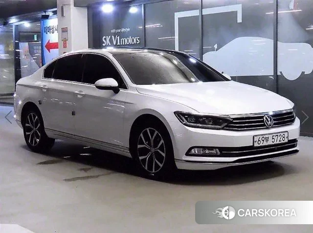 Volkswagen Passat GT (B8) 2018 Белый из Кореи