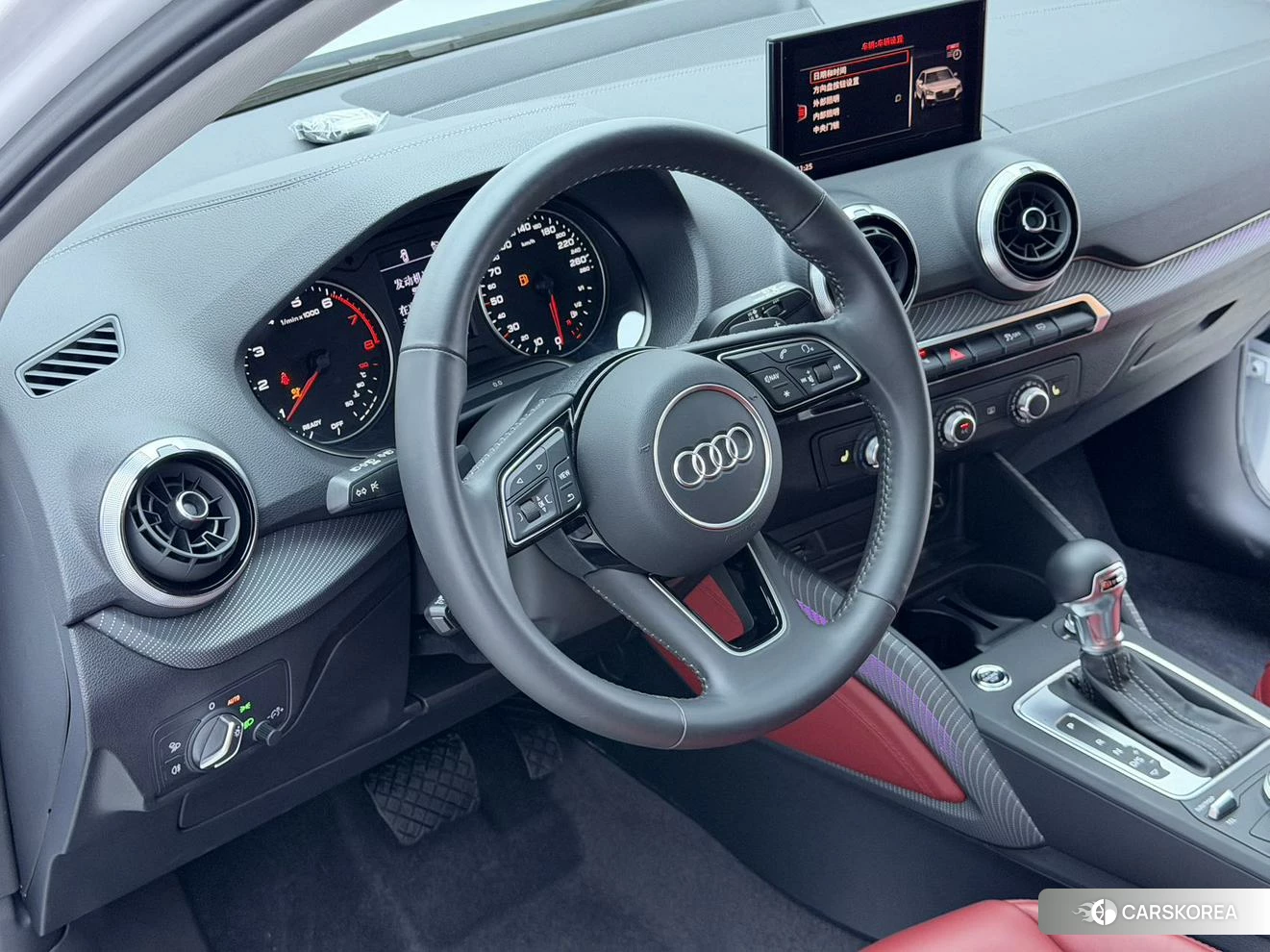 Audi Q2L 2021 Белый из Китая