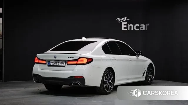 BMW 5 Series (G30) 2021 Белый из Кореи