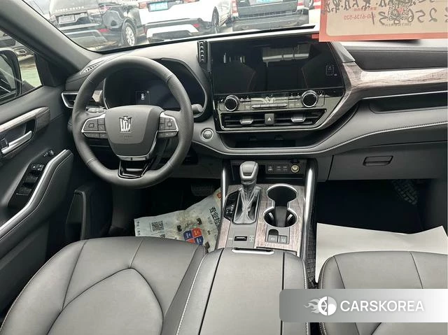 Toyota Crown Lufang 2025 Белый из Китая