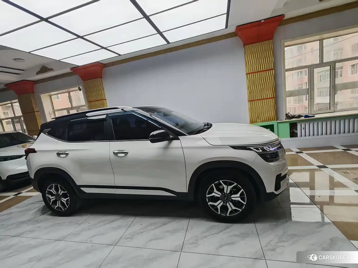 Kia KX3 proud run 2021 Белый из Китая