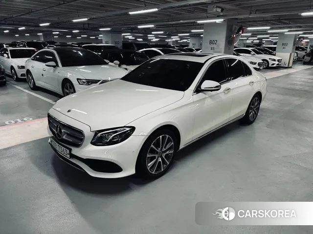 Mercedes-Benz E-Class W213 2019 Белый из Кореи