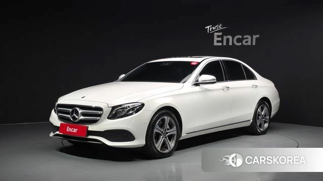 Mercedes-Benz E-Class W213 2019 Белый из Кореи