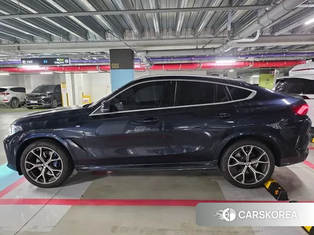 BMW X6 (G06) 2022 Черный из Кореи