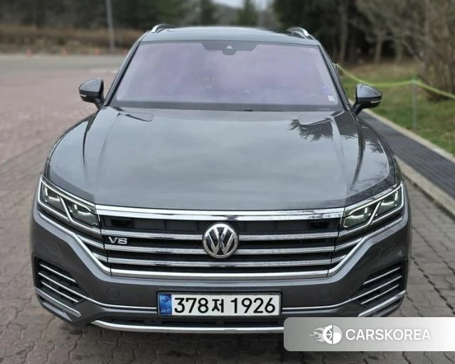 Volkswagen Touareg 3rd generation 2020 Серый из Кореи