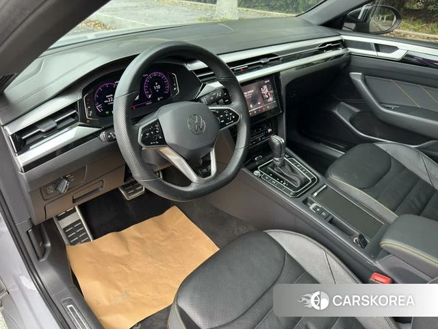 Volkswagen CC 2023 Темно-серый из Китая