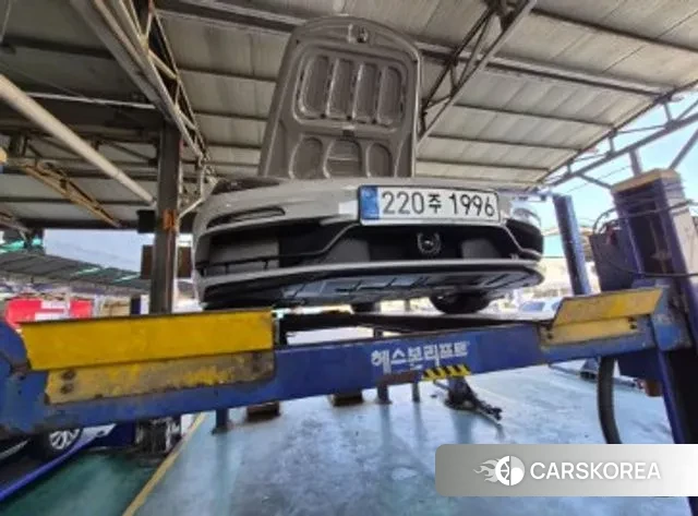 Porsche 718 Boxster 2024 Серебряный из Кореи