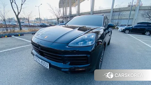 Porsche Cayenne (PO536) 2020 Черный из Кореи