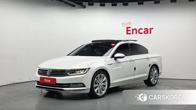 Volkswagen Passat GT (B8) 2018 Белый из Кореи