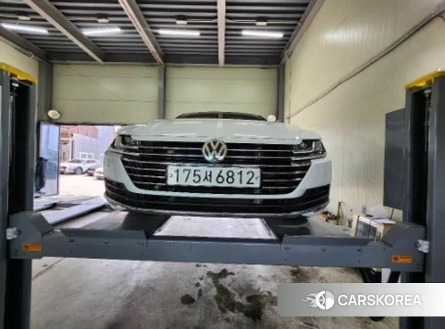 Volkswagen Arteon 2019 Белый из Кореи