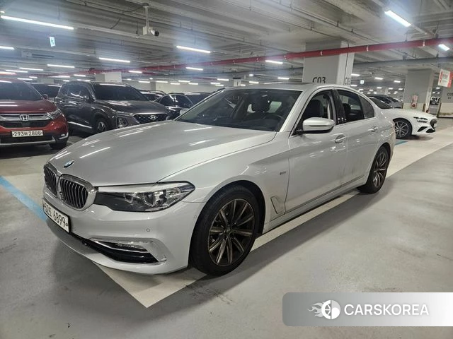 BMW 5 Series (G30) 2018 Серебряный из Кореи