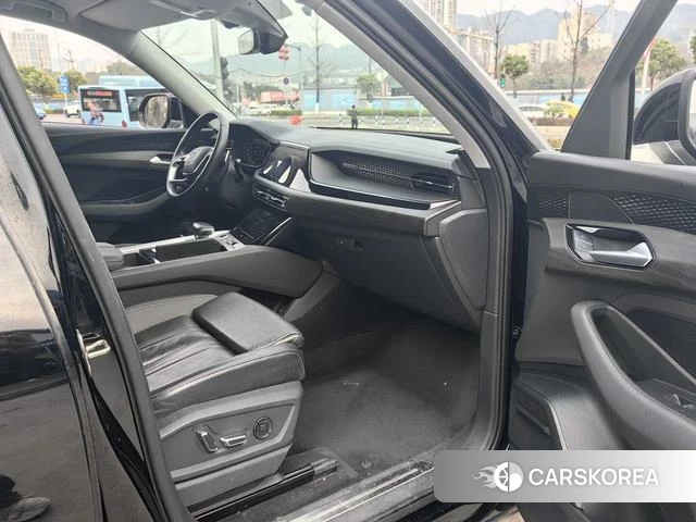 Audi Q6 2024 Черный из Китая