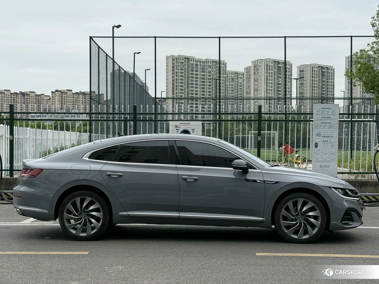 Volkswagen CC 2022 Темно-серый из Китая