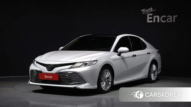 Toyota Camry (XV70) 2018 Белый из Кореи
