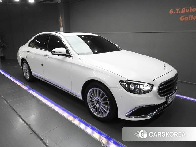Mercedes-Benz E-Class W213 2022 Белый из Кореи