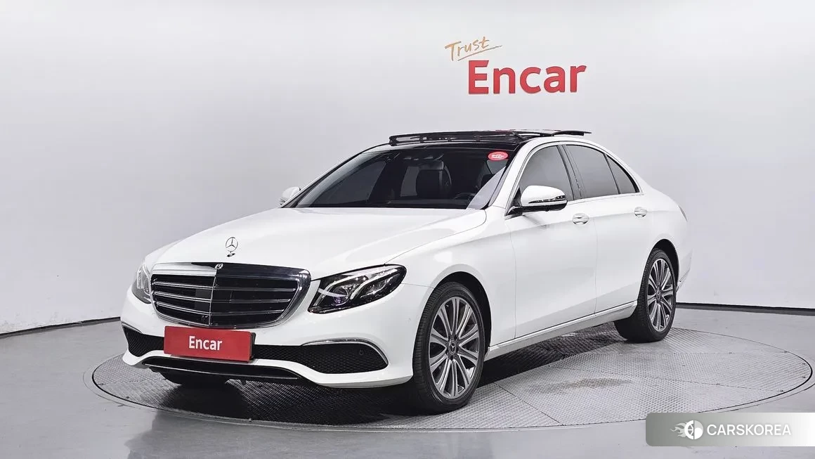 Mercedes-Benz E-Class W213 2019 Белый из Кореи