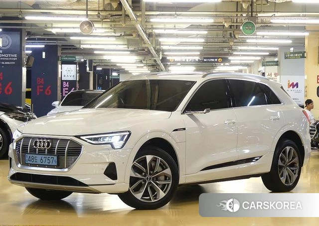 Audi e-Tron 2022 Белый из Кореи